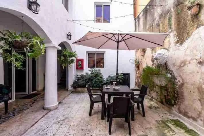 Amazing Building for sale in the Colonial Zone with great amenities 8