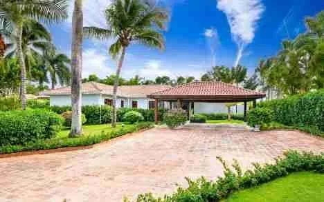 Casa de Campo Fantastic Villa for sale four bedrooms. Beach golf and pool 15