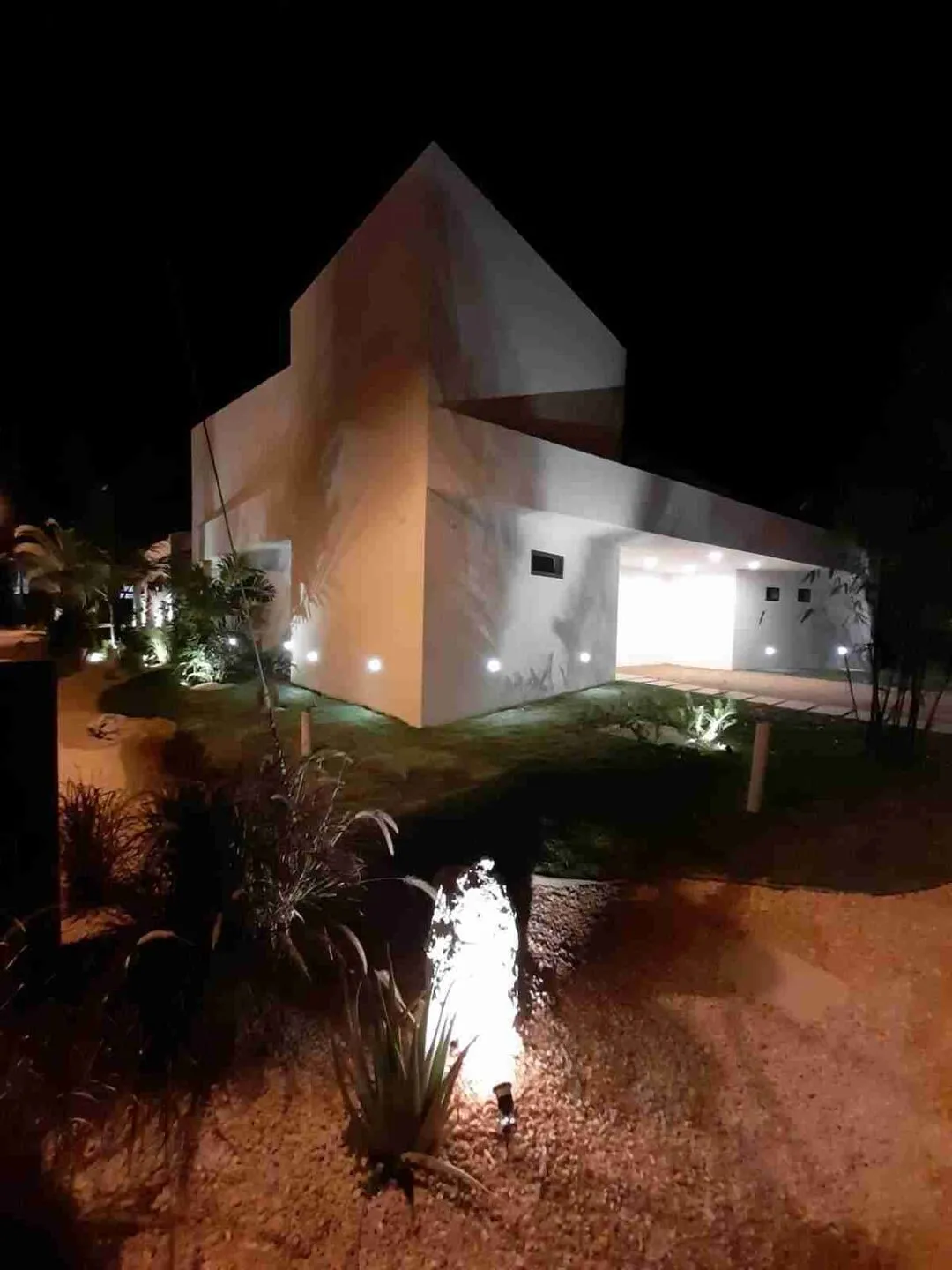 Extraordinary Five bedroom Villa For Sale at Punta Cana Village with beautiful Pool and Garden Views 5 Extraordinary Five bedroom Villa For Sale at Punta Cana Village with beautiful Pool and Garden Views 5