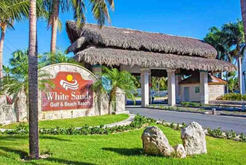 Fantastic Two bedroom Condo for sale with pool at Punta Cana 1