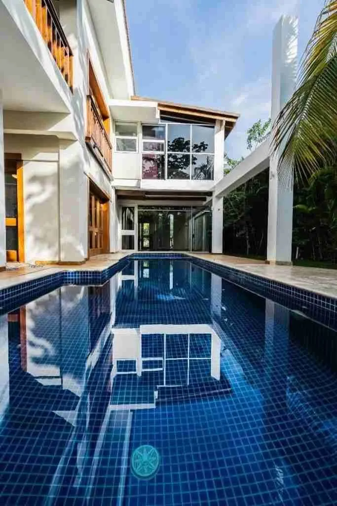 Four bedroom villa with pool, near the beach in Punta Cana Village (1) Four bedroom villa with pool, near the beach in Punta Cana Village