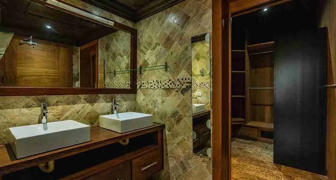 Four bedroom villa with pool near the beach in Punta Cana Village 12