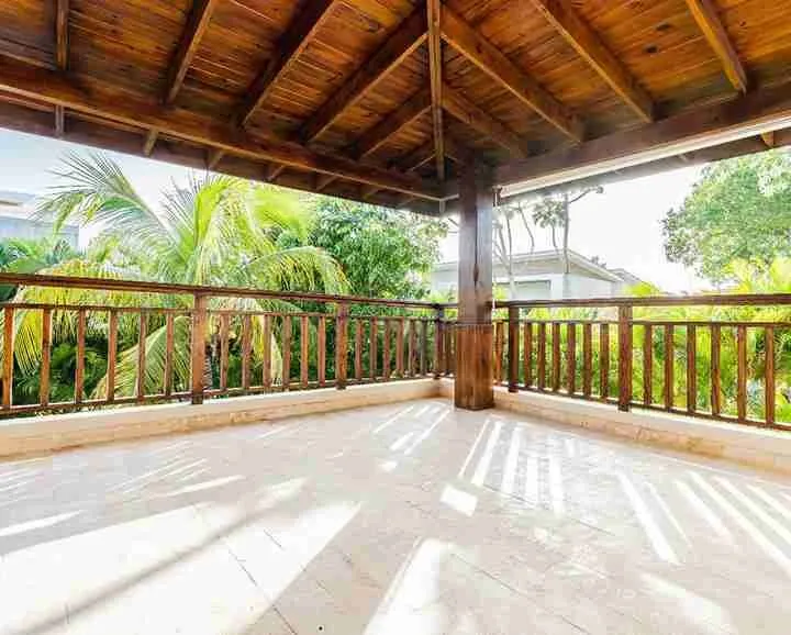 Four bedroom villa with pool near the beach in Punta Cana Village 16