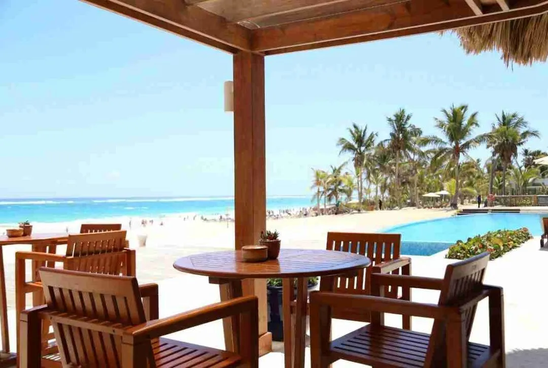Magnificent 1 BDR Punta Cana Apartment for sale, large swimming pool and great amenities