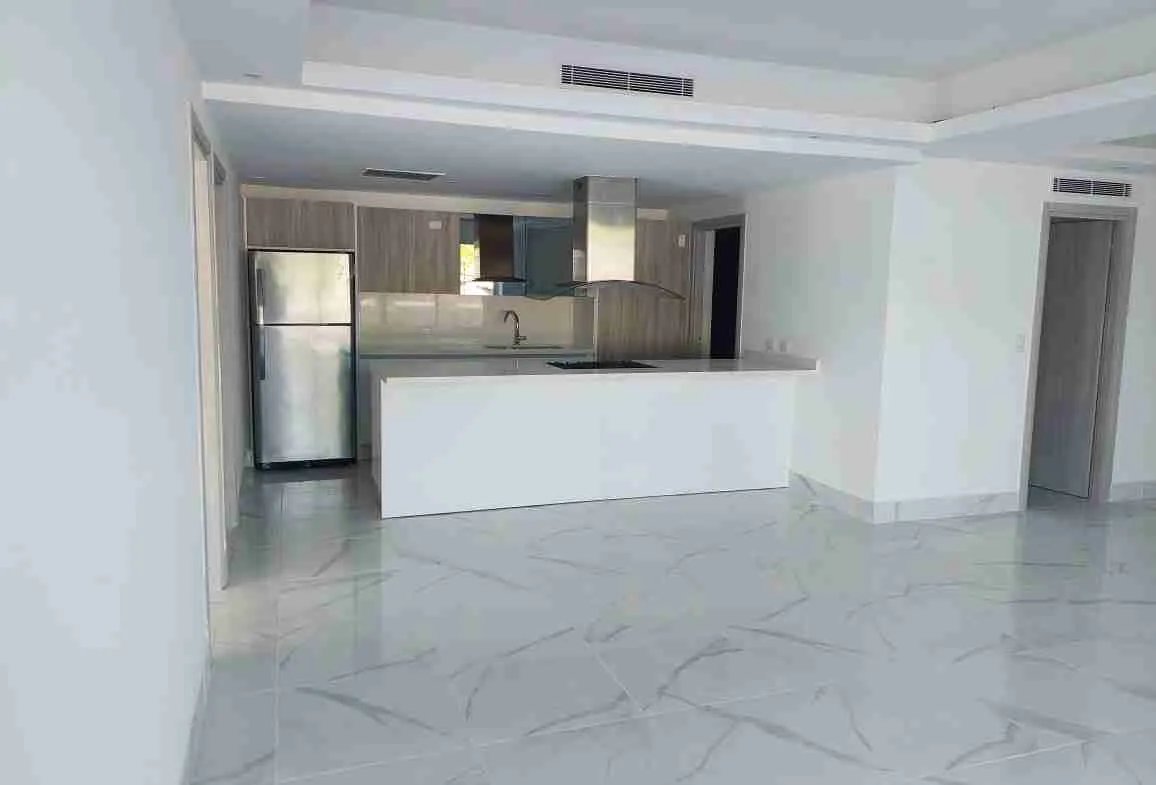 Exclusive 2 Apartment for sale with 2 balconies and beach access 18