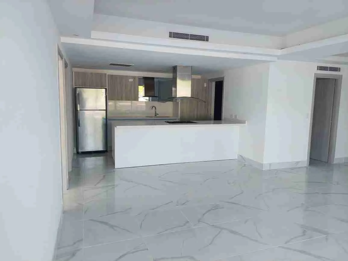 Exclusive 2 Apartment for sale with 2 balconies and beach access 18