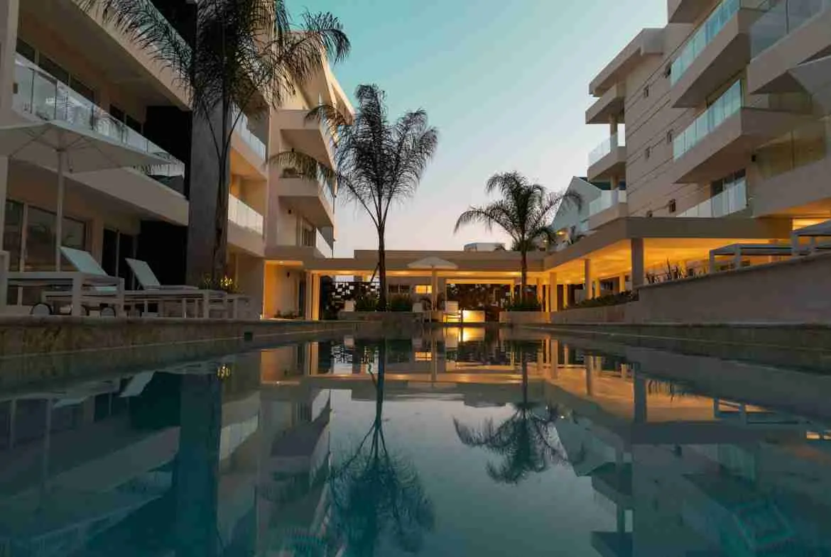 Exclusive 2 Apartment for sale with 2 balconies and beach access 3