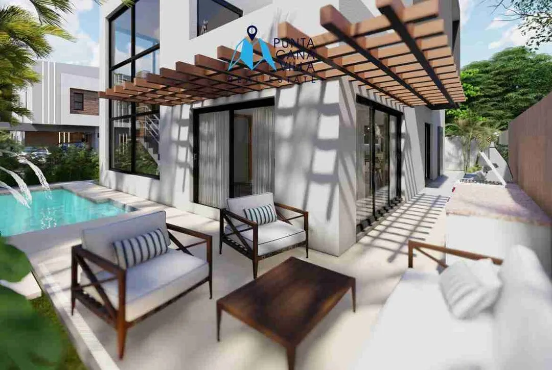 Perla del Mar Villa for Sale Yard scaled