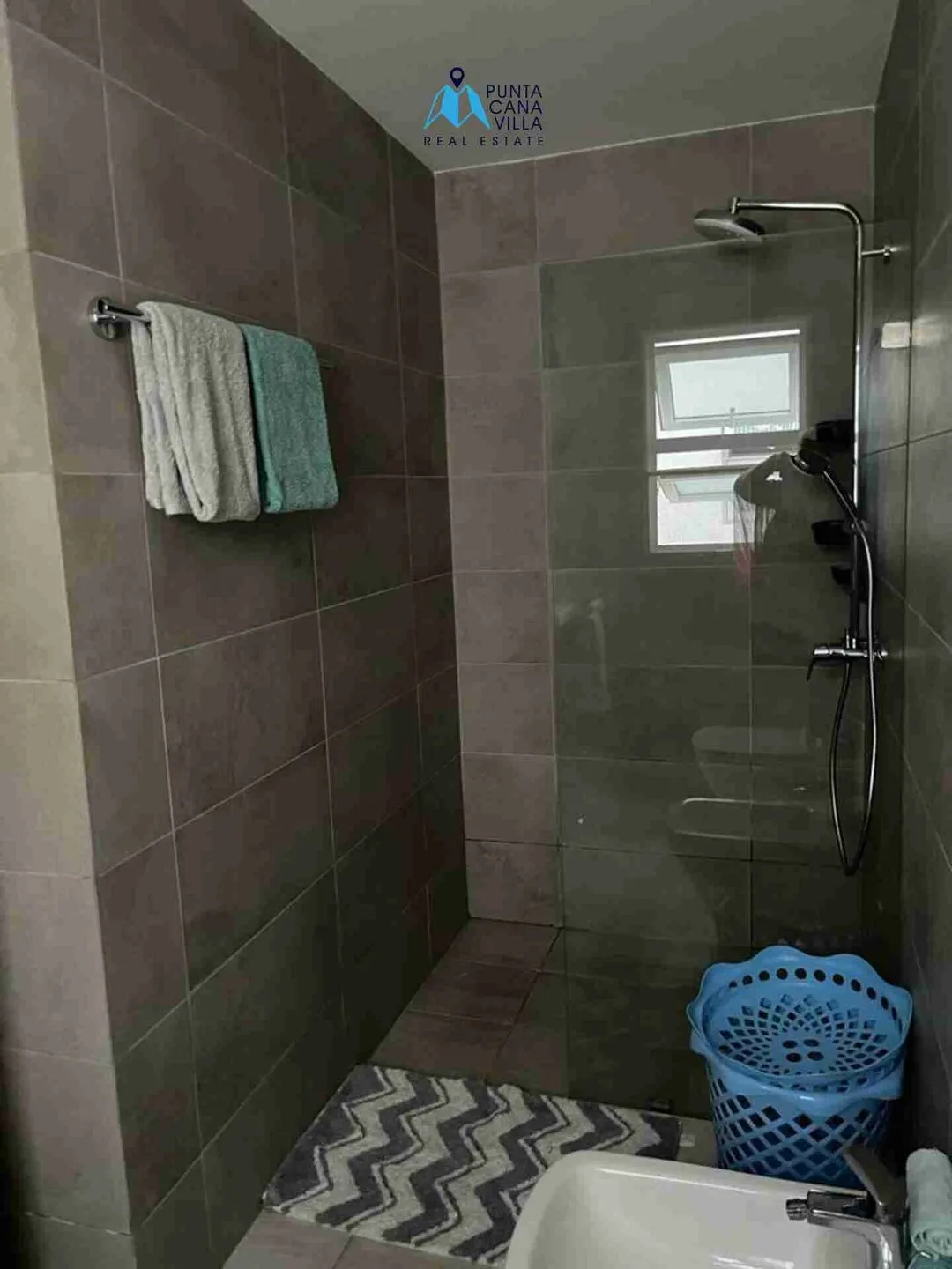 Paseo del Mar condo for sale in Los corales Bathroom1