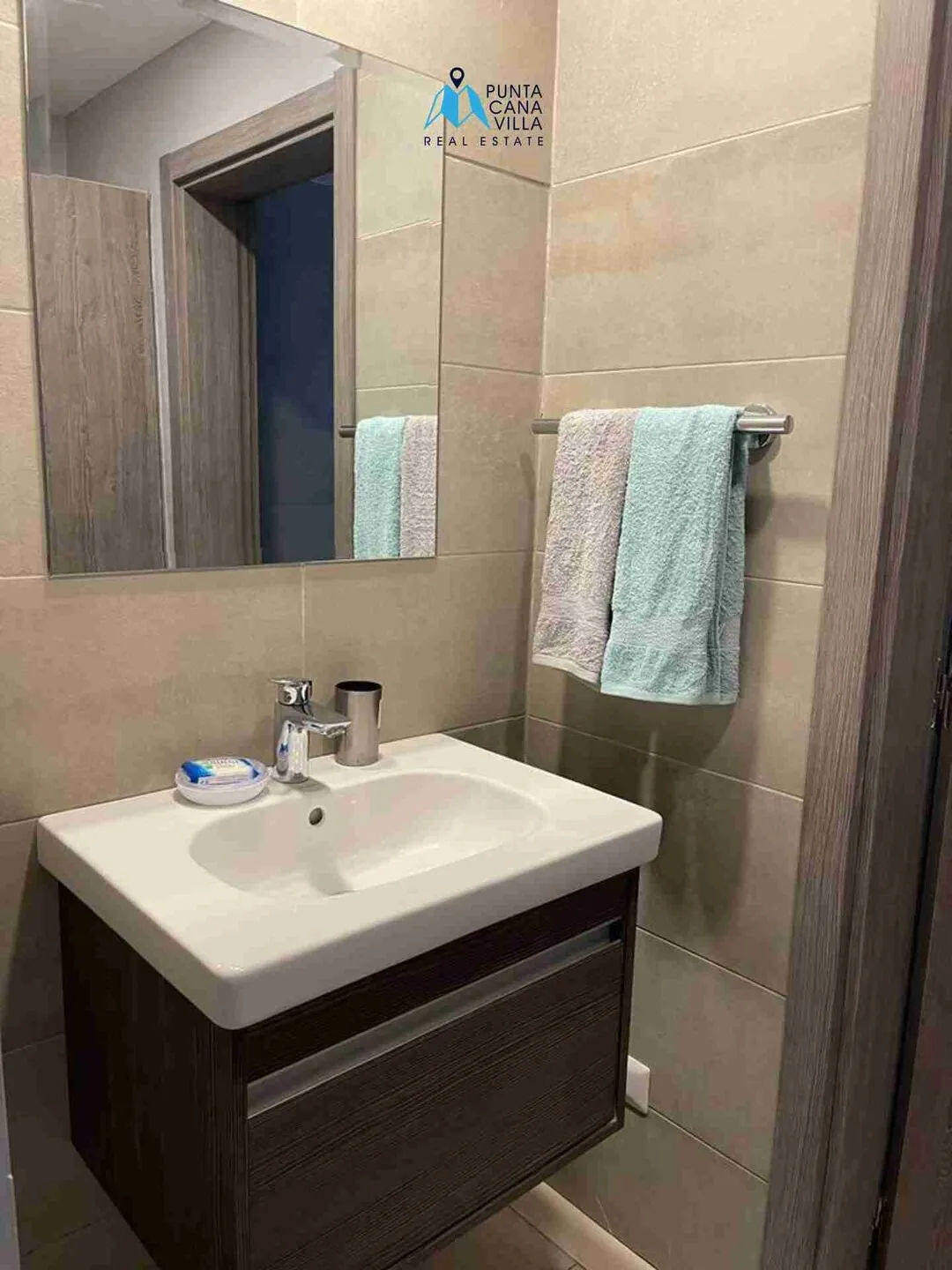 Paseo del Mar condo for sale in Los corales bathroom