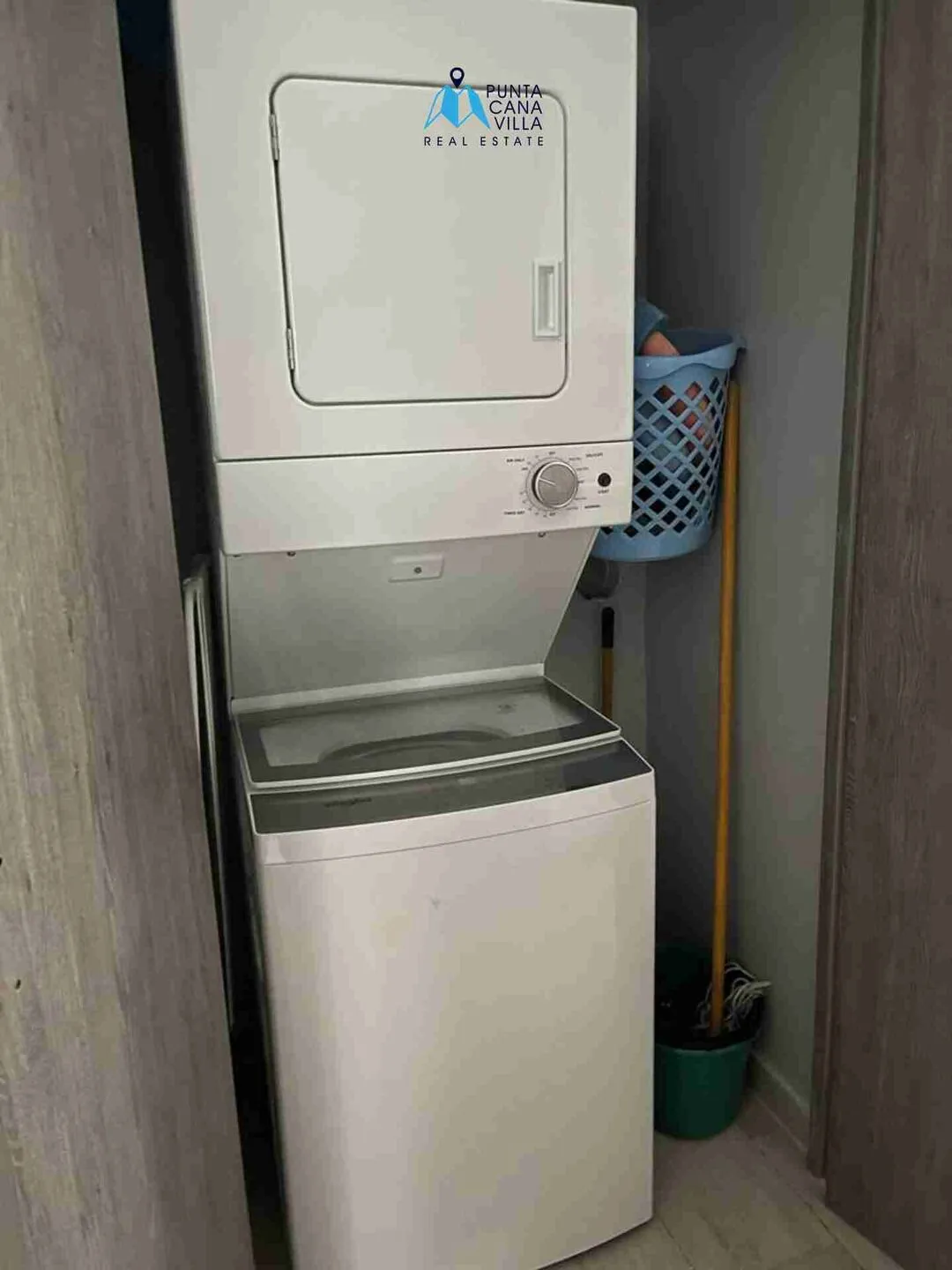 Paseo del Mar condo for sale in Los corales washing area