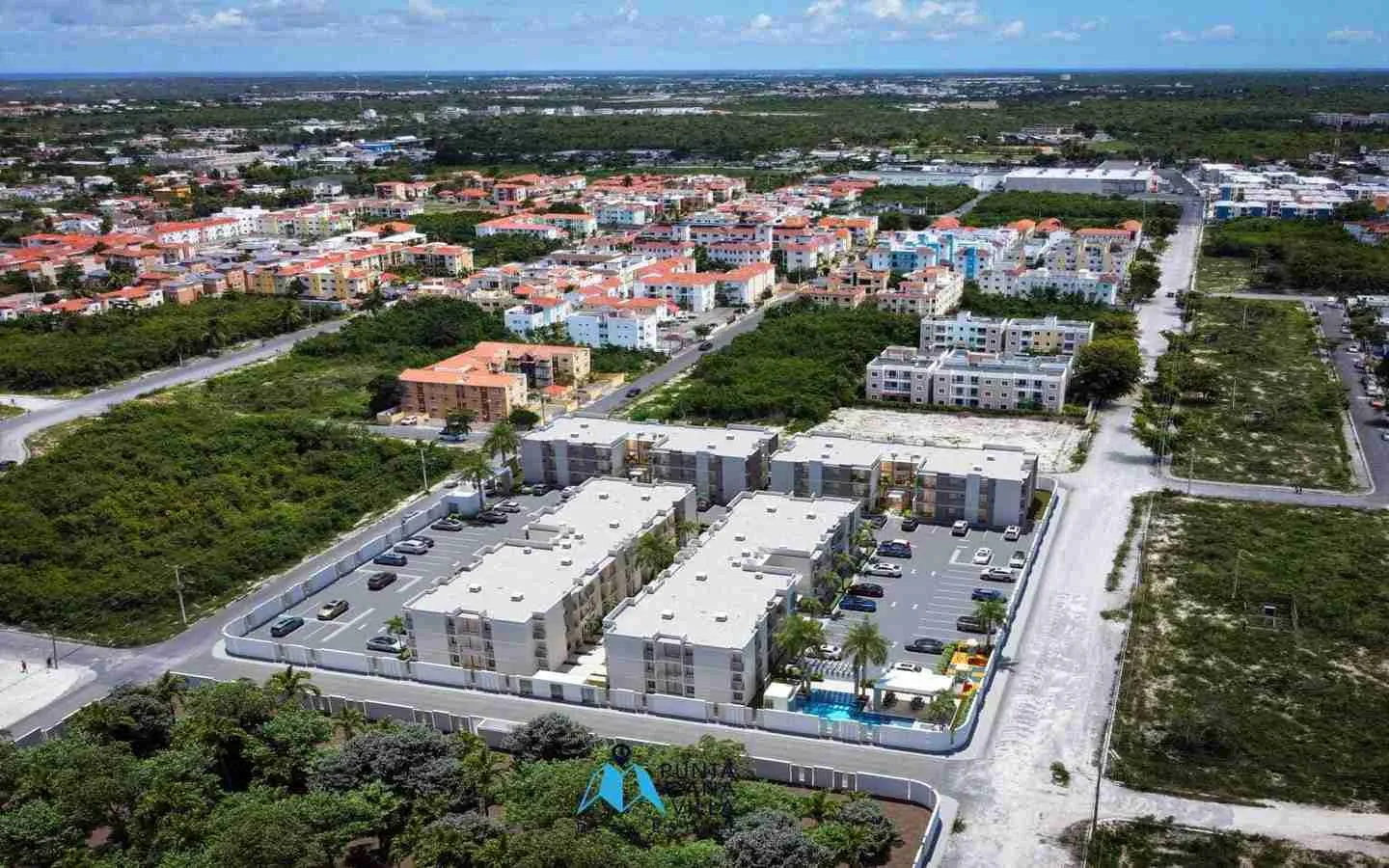 Luxurious three bedroom condo for sale in Bavaro, Punta Cana with balcony ()