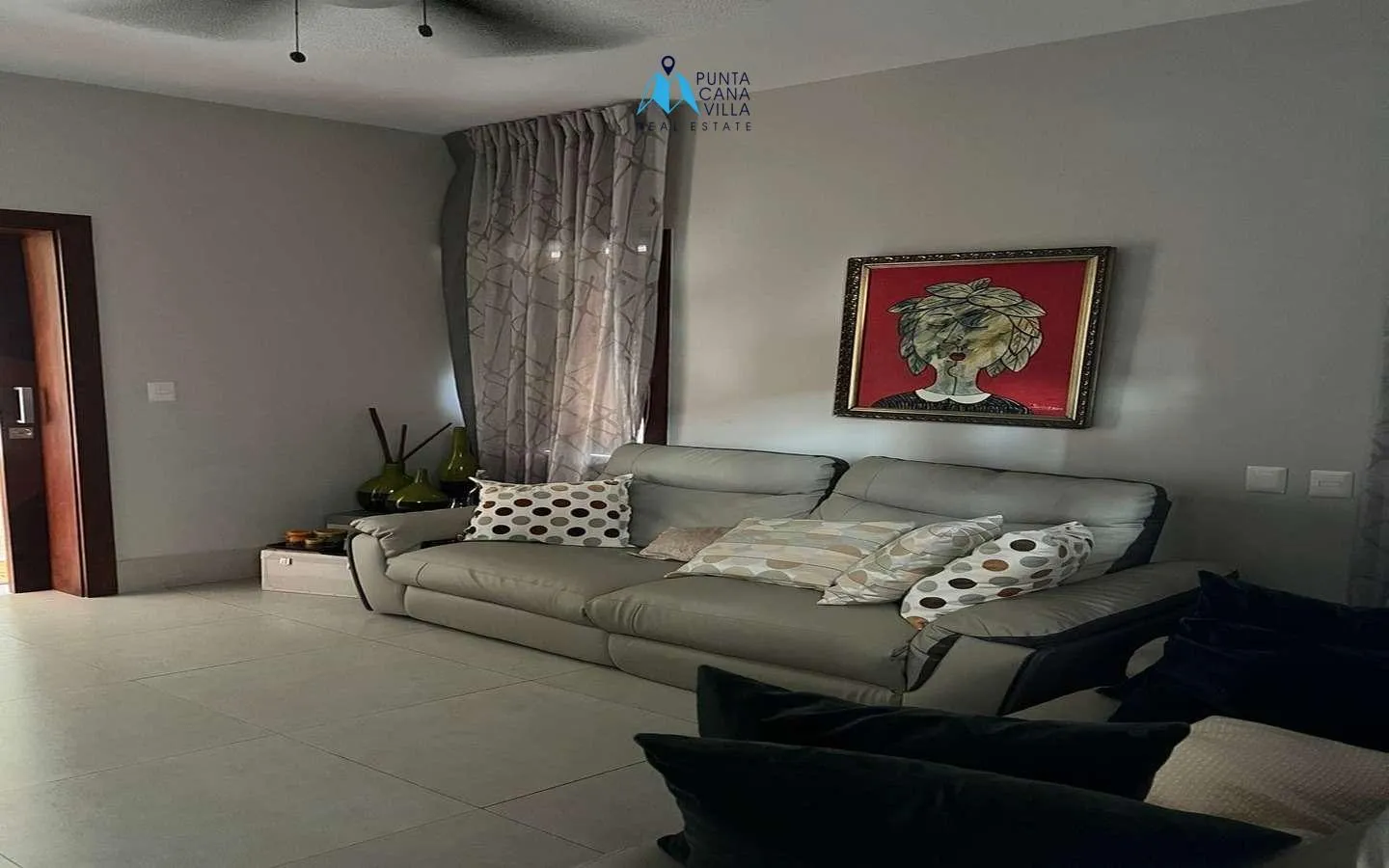 Elegante villa de cinco habitaciones en venta en Punta Cana Village, Punta Cana