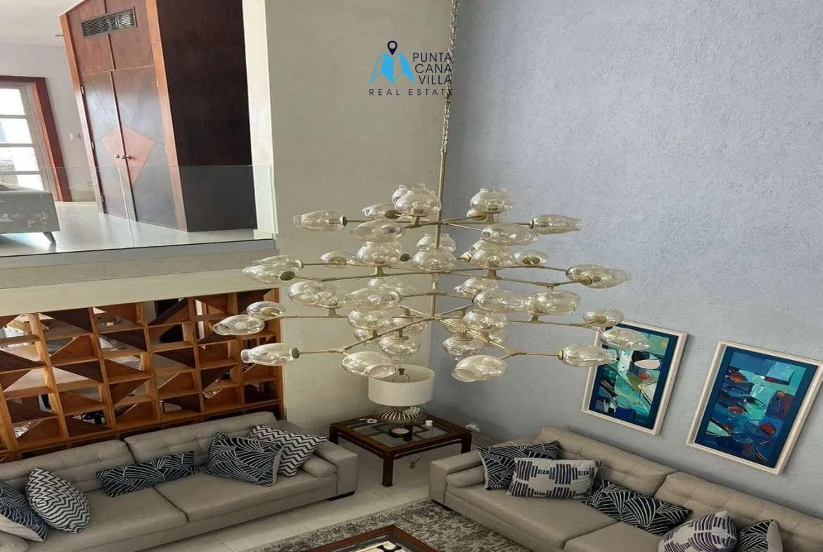 Elegant Five Bedroom Villa For Sale In Bavaro, Punta Cana ()