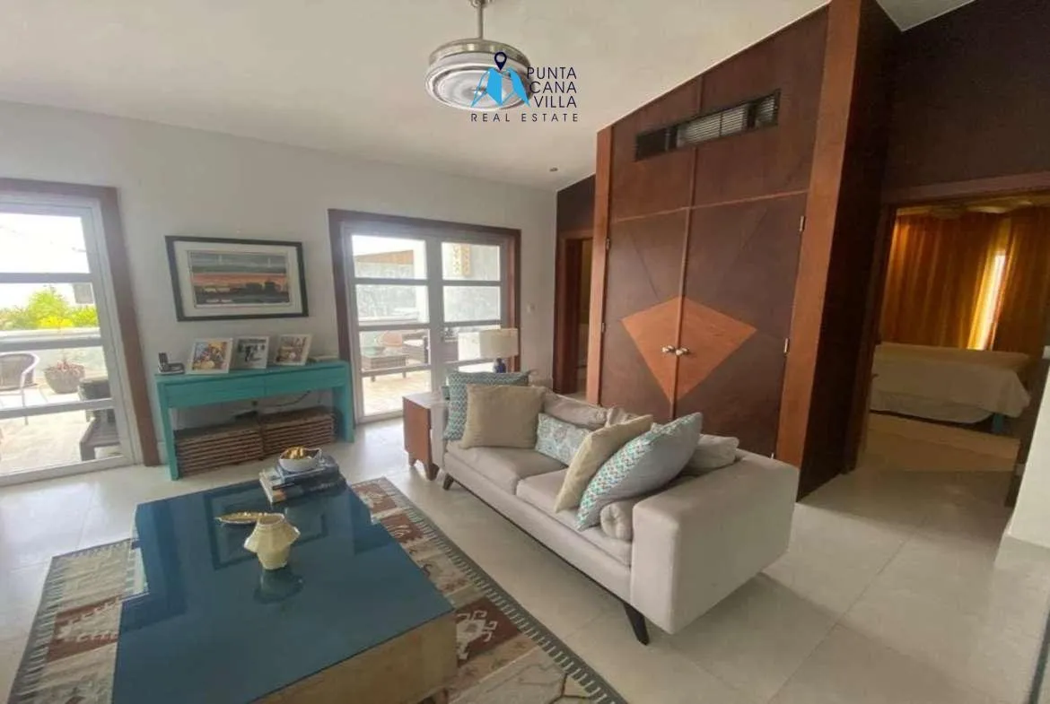 Elegant Five Bedroom Villa For Sale In Bavaro, Punta Cana ()