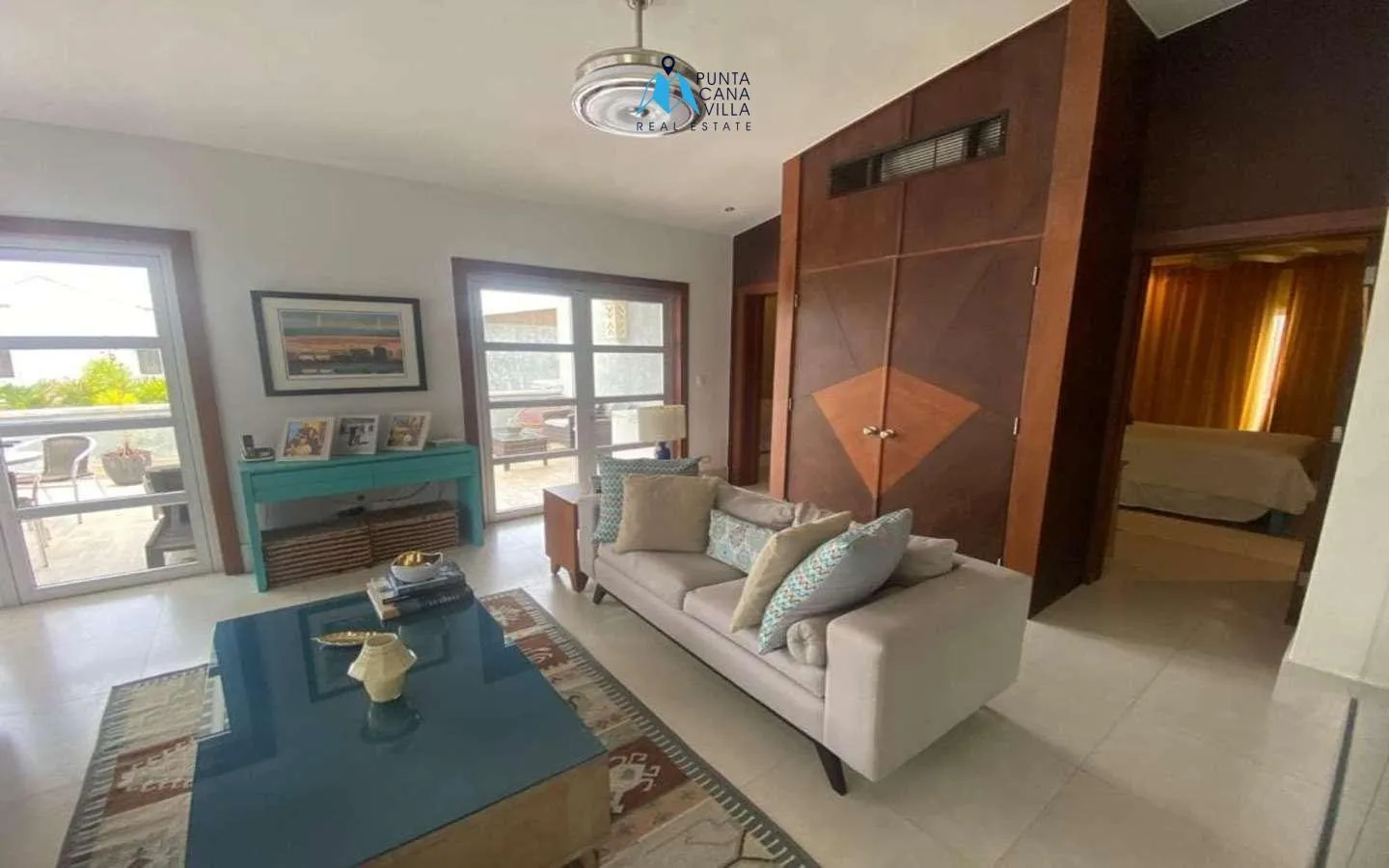 Elegante villa de cinco habitaciones en venta en Punta Cana Village, Punta Cana