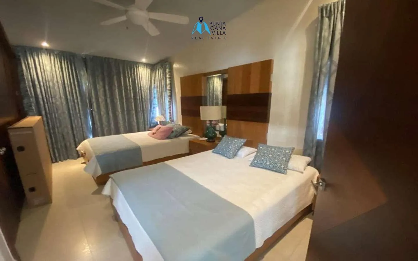 Elegante villa de cinco habitaciones en venta en Punta Cana Village, Punta Cana