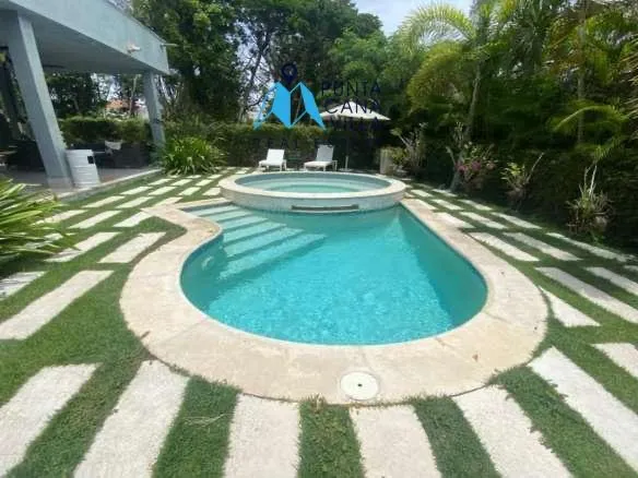 Elegant Five Bedroom Villa For Sale In Bavaro, Punta Cana ()