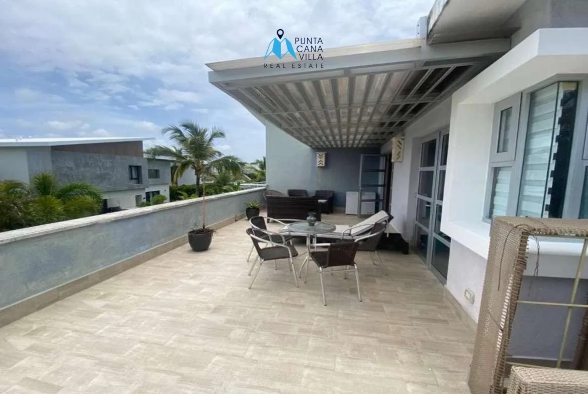 Elegant Five Bedroom Villa For Sale In Bavaro, Punta Cana ()