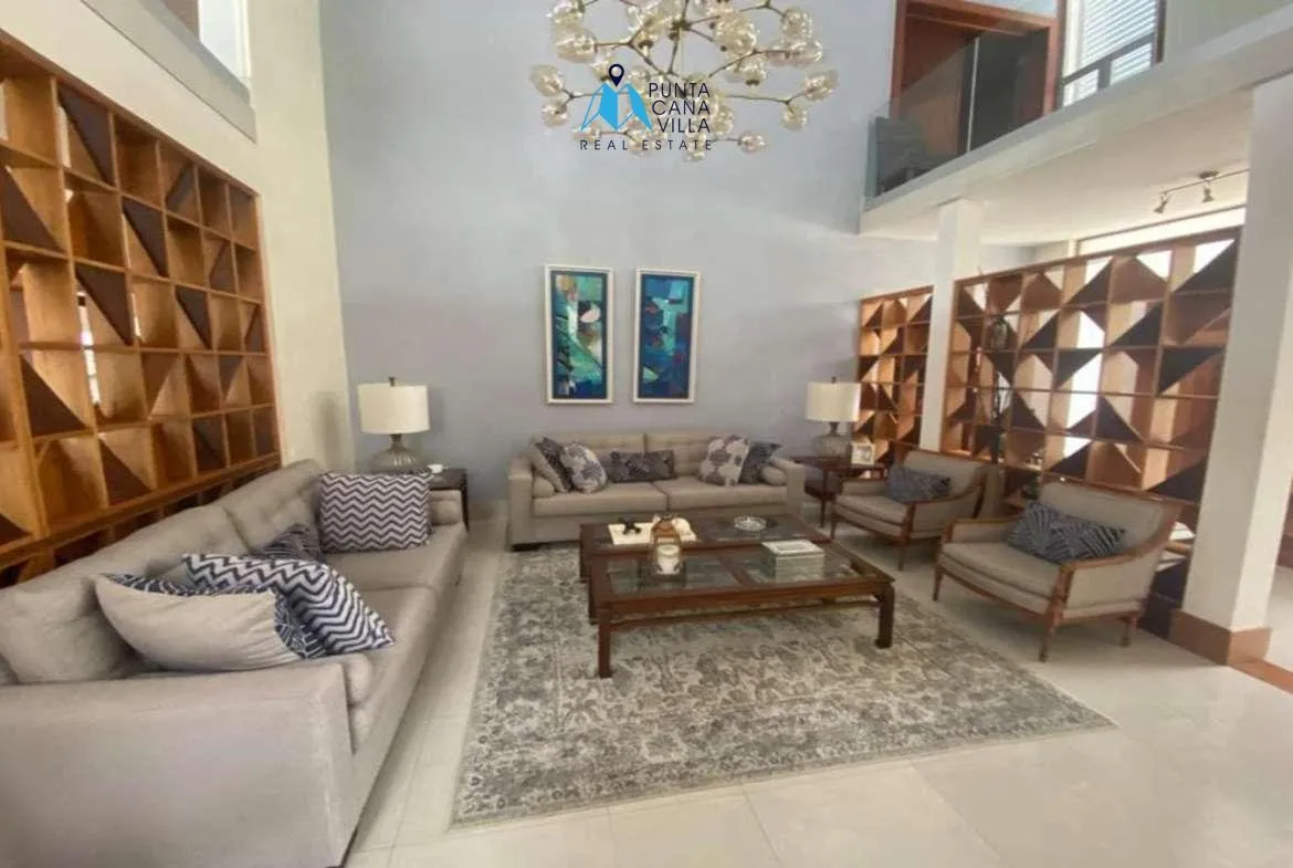 Elegant Five Bedroom Villa For Sale In Bavaro, Punta Cana ()
