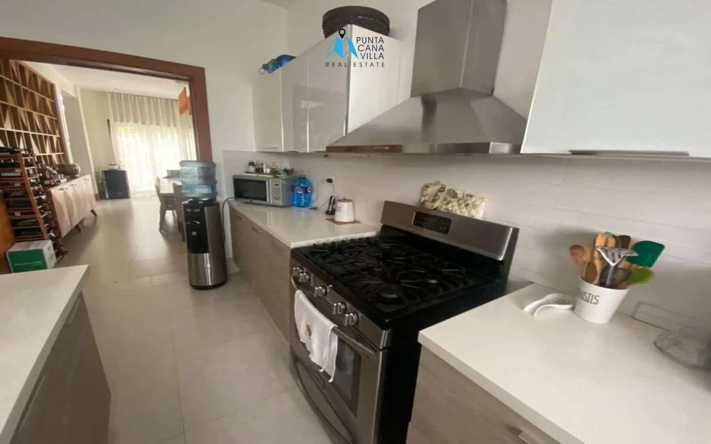 Elegante villa de cinco habitaciones en venta en Punta Cana Village, Punta Cana