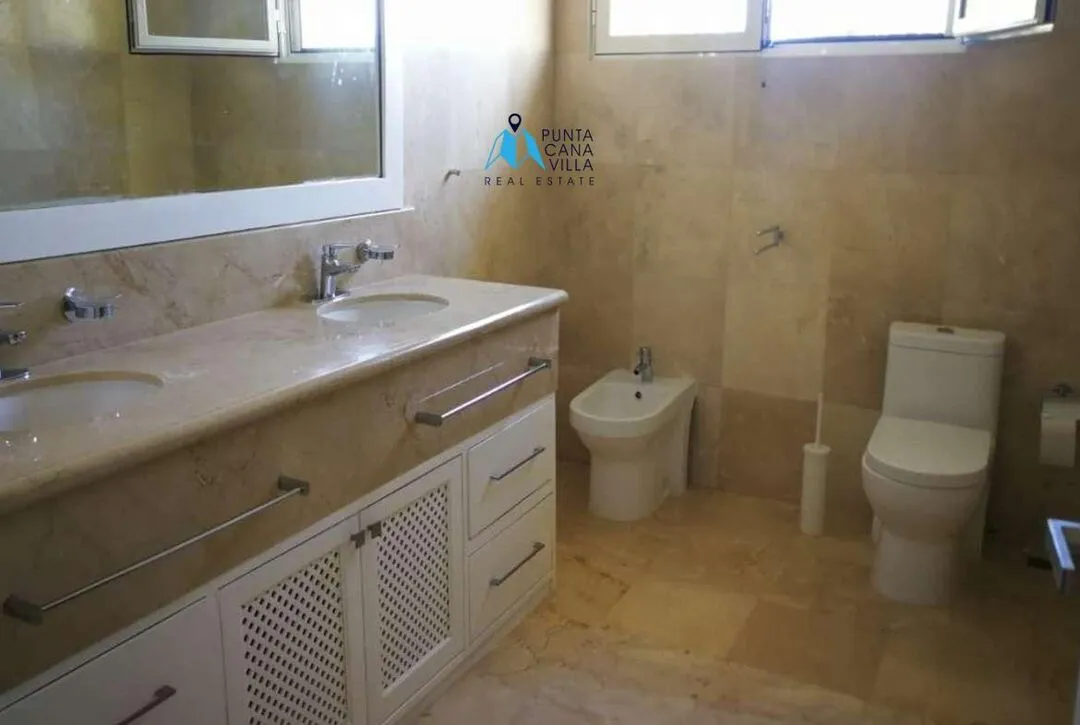Luxurious Four Bedroom Residence For Sale In Bavaro, Punta Cana ()