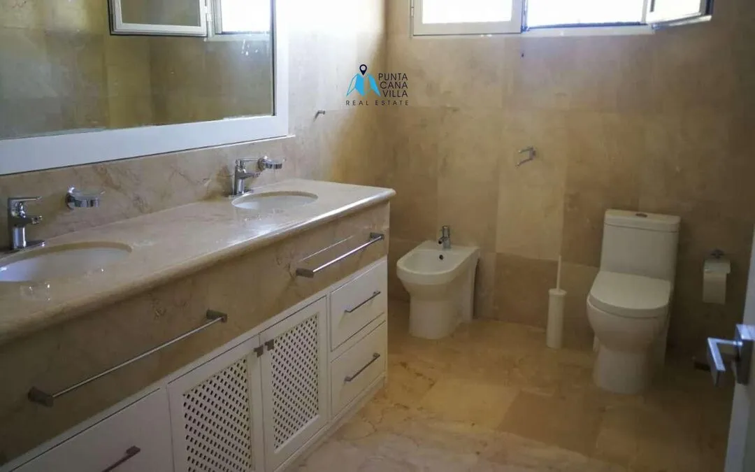 Luxueuse résidence de quatre chambres à vendre dans Punta Cana Village
