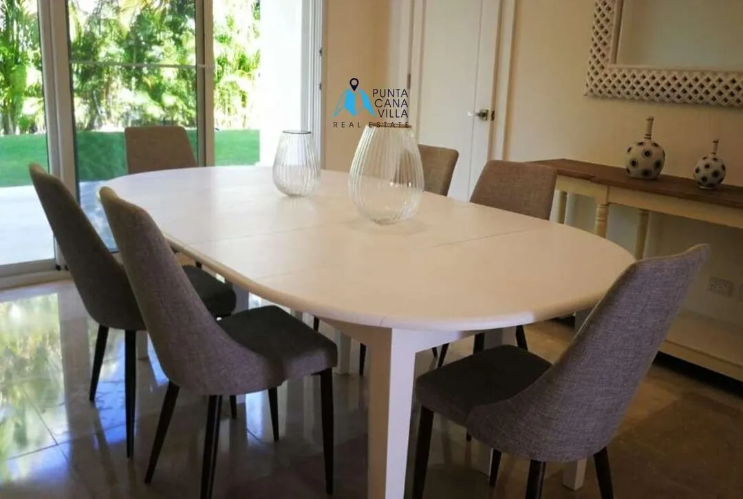 Luxurious Four Bedroom Residence For Sale In Bavaro, Punta Cana ()