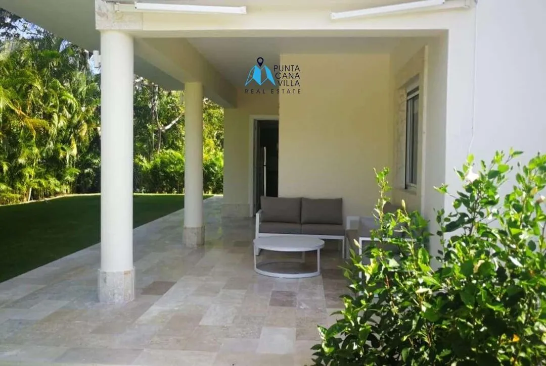 Luxurious Four Bedroom Residence For Sale In Bavaro, Punta Cana ()