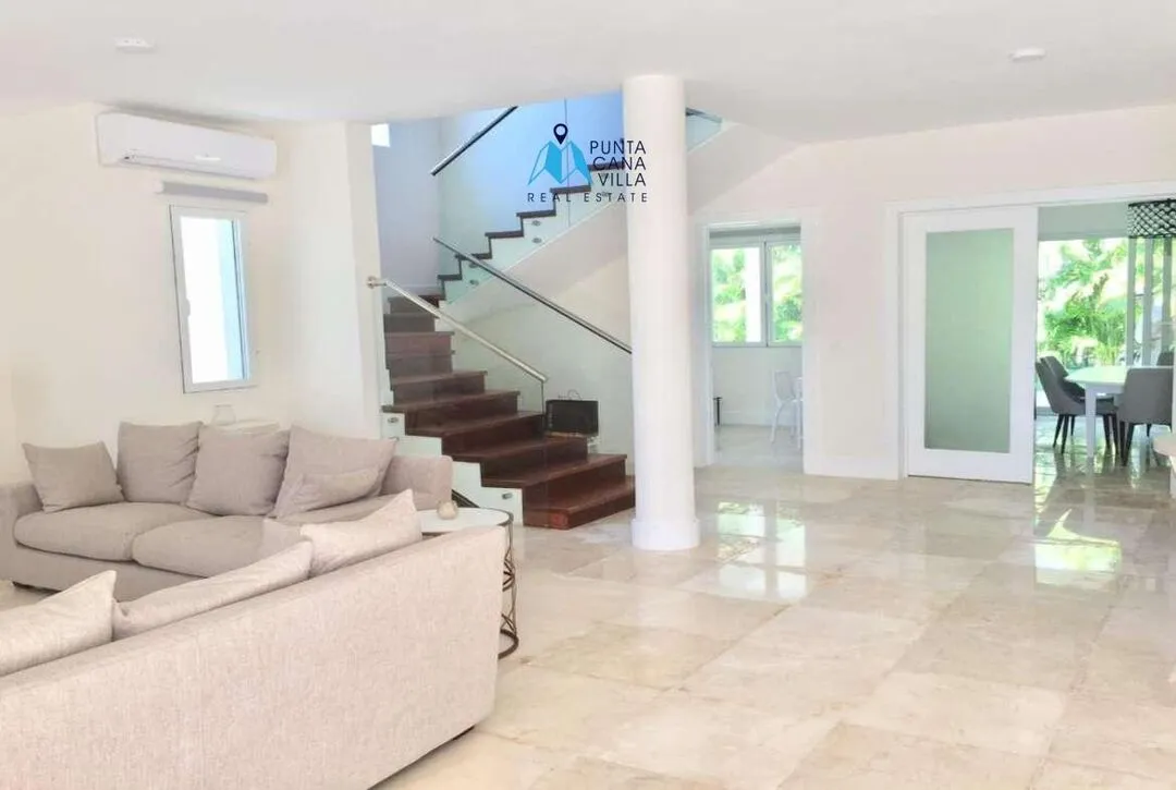 Luxurious Four Bedroom Residence For Sale In Bavaro, Punta Cana ()