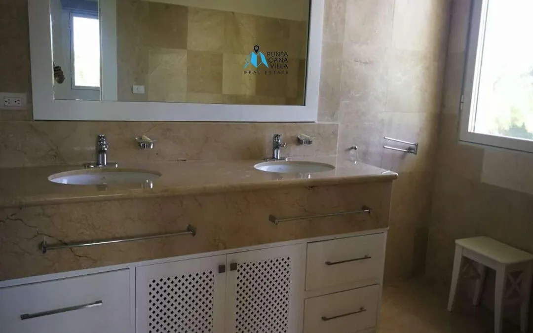 Luxueuse résidence de quatre chambres à vendre dans Punta Cana Village