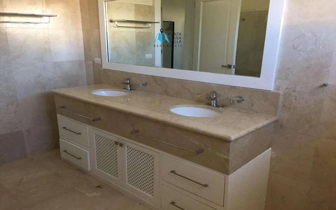 Luxueuse résidence de quatre chambres à vendre dans Punta Cana Village