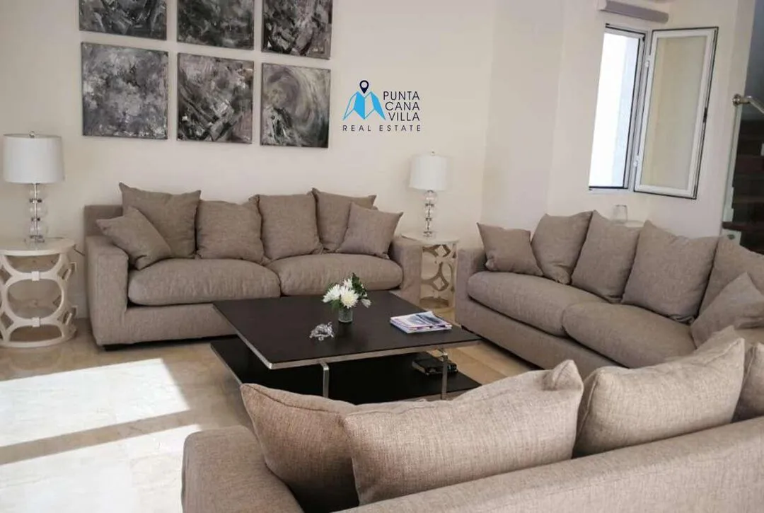 Luxurious Four Bedroom Residence For Sale In Bavaro, Punta Cana ()