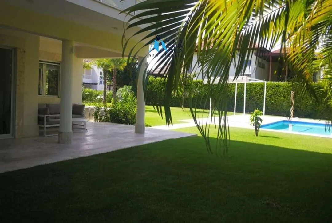 Luxurious Four Bedroom Residence For Sale In Bavaro, Punta Cana ()