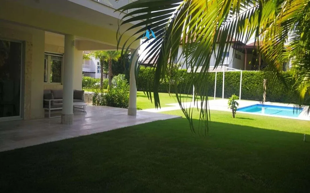 Luxueuse résidence de quatre chambres à vendre dans Punta Cana Village