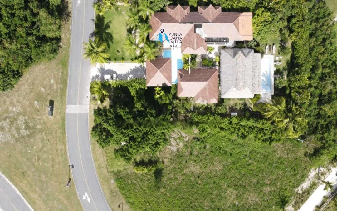 À vendre à Punta Cana, maison de quatre chambres à Caleton Cap Cana ()