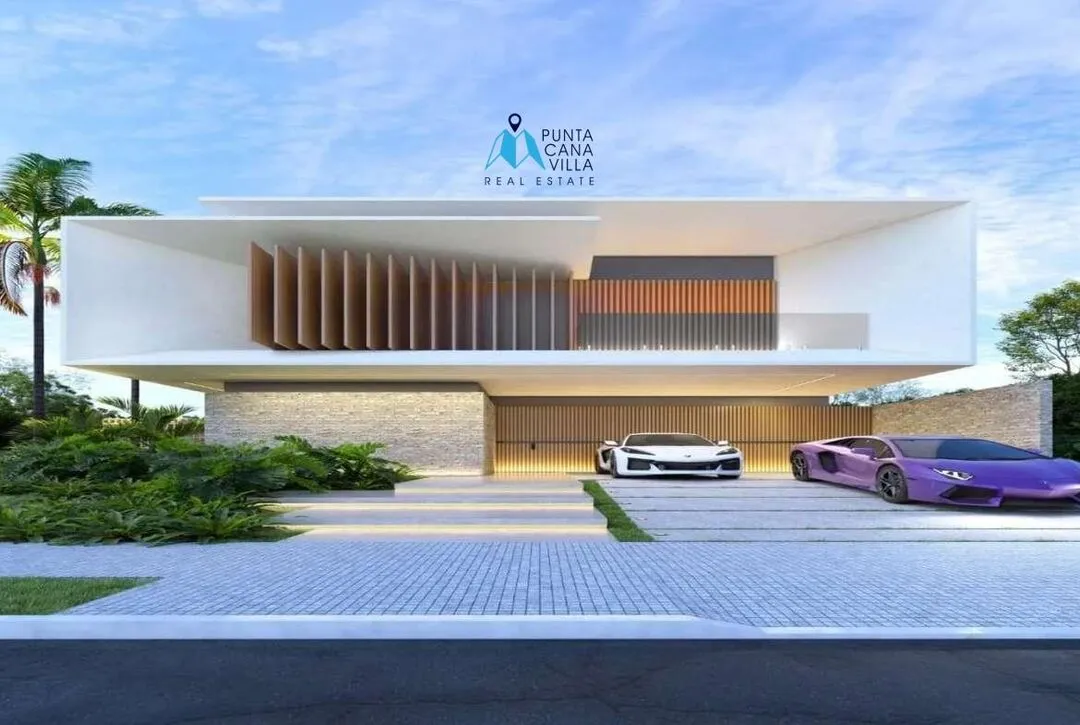 For sale in Punta Cana, four bedroom villa in Punta Cana Village ()