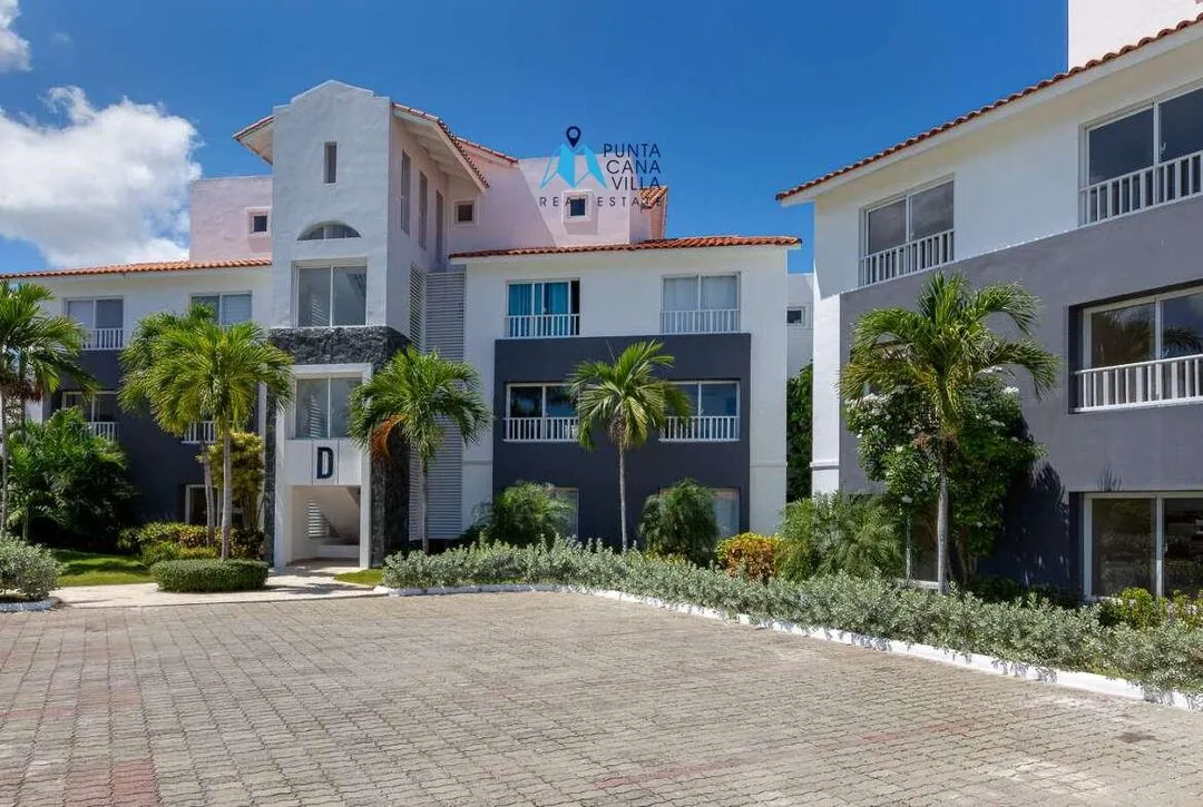 Condos for sale in Bavaro, Punta Cana, One bedroom apartment with views of the pool, ID ()