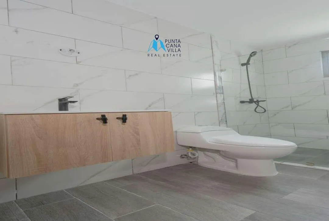 For sale in Bavaro, four bedroom villa in Velero at Punta Cana ()