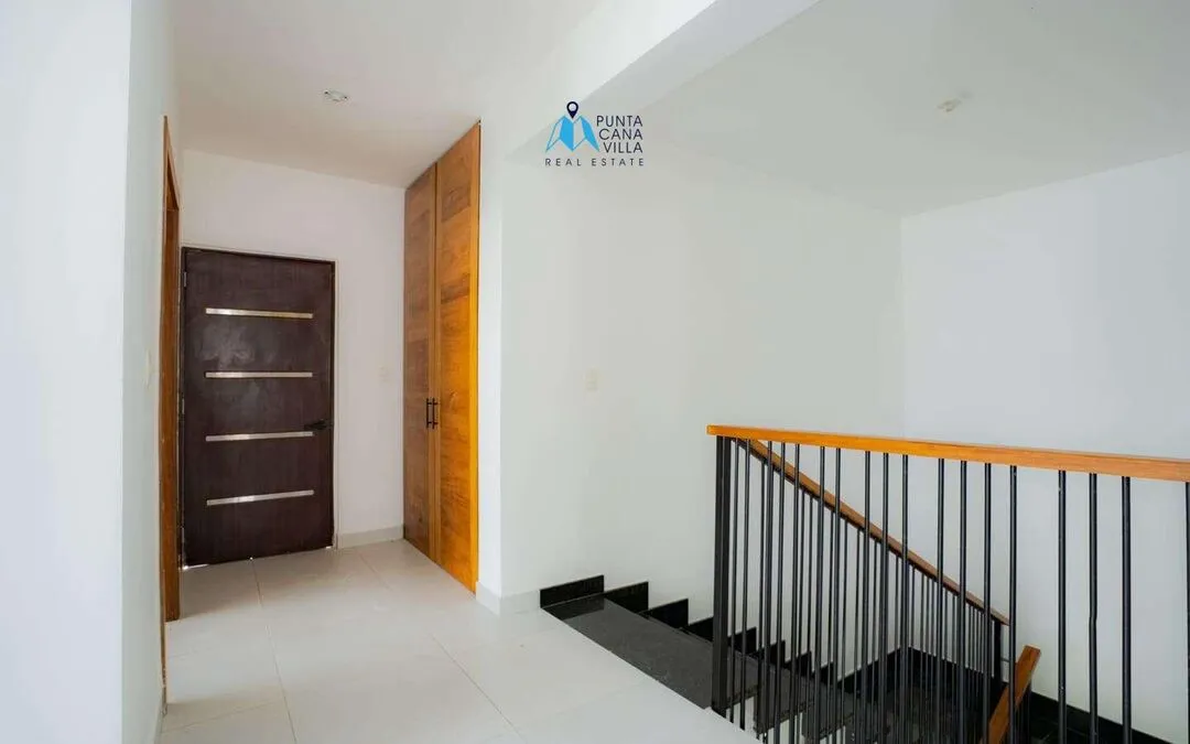 For sale in Bavaro, four bedroom villa in Velero at Punta Cana () For sale in Bavaro, four bedroom villa in Velero at Punta Cana ()