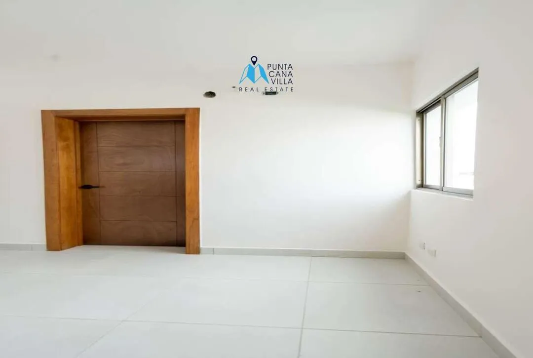 For sale in Bavaro, four bedroom villa in Velero at Punta Cana ()