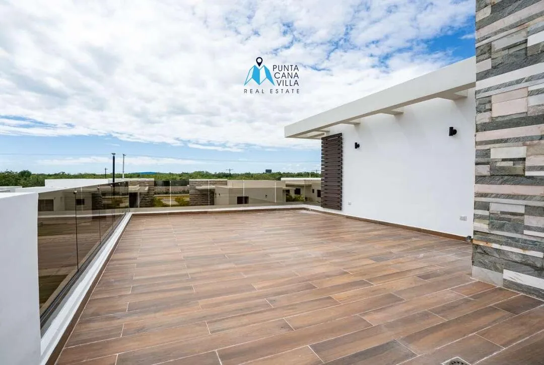 For sale in Bavaro, four bedroom villa in Velero at Punta Cana ()