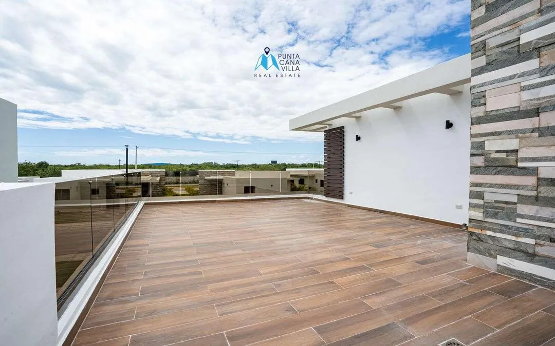 For sale in Bavaro, four bedroom villa in Velero at Punta Cana () For sale in Bavaro, four bedroom villa in Velero at Punta Cana ()