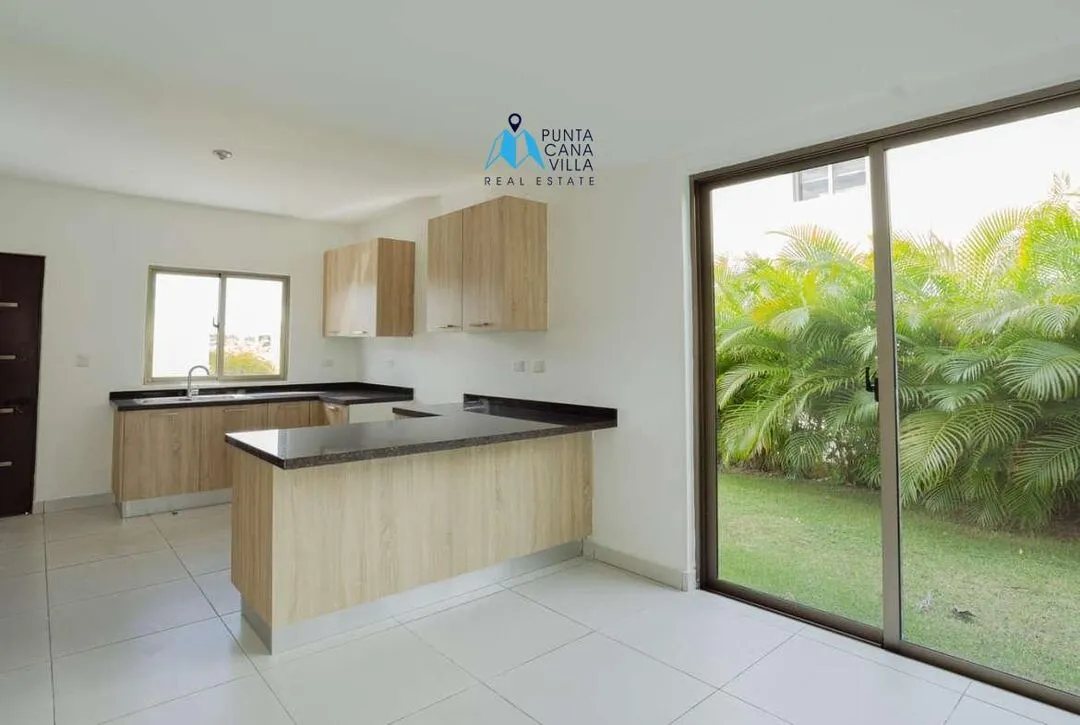 For sale in Bavaro, four bedroom villa in Velero at Punta Cana ()