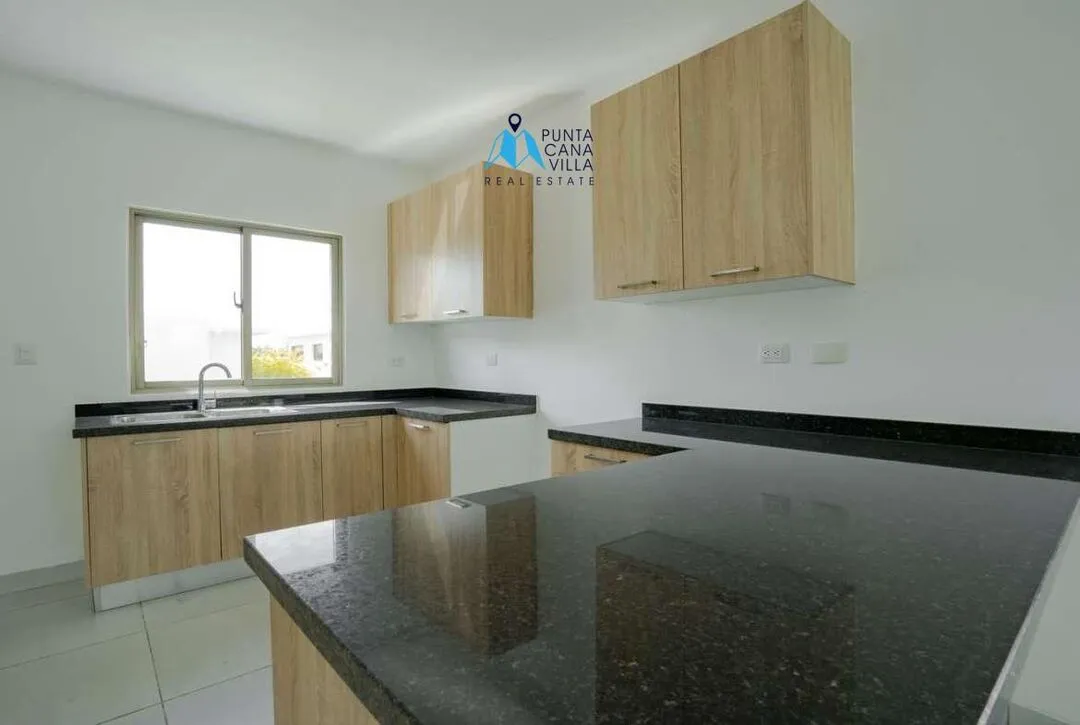 For sale in Bavaro, four bedroom villa in Velero at Punta Cana ()