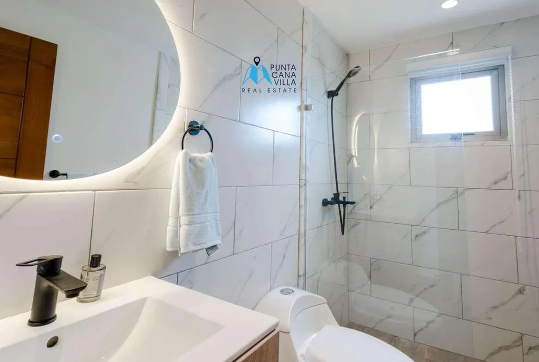 For sale in Bavaro, one bedroom condo in Velero at Punta Cana ()
