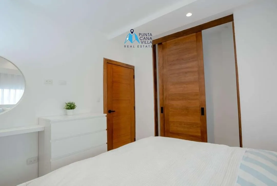 For sale in Bavaro, one bedroom condo in Velero at Punta Cana ()