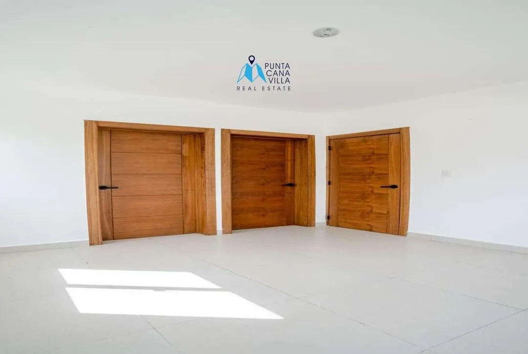 For sale in Bavaro, three bedroom villa in Velero at Punta Cana ()