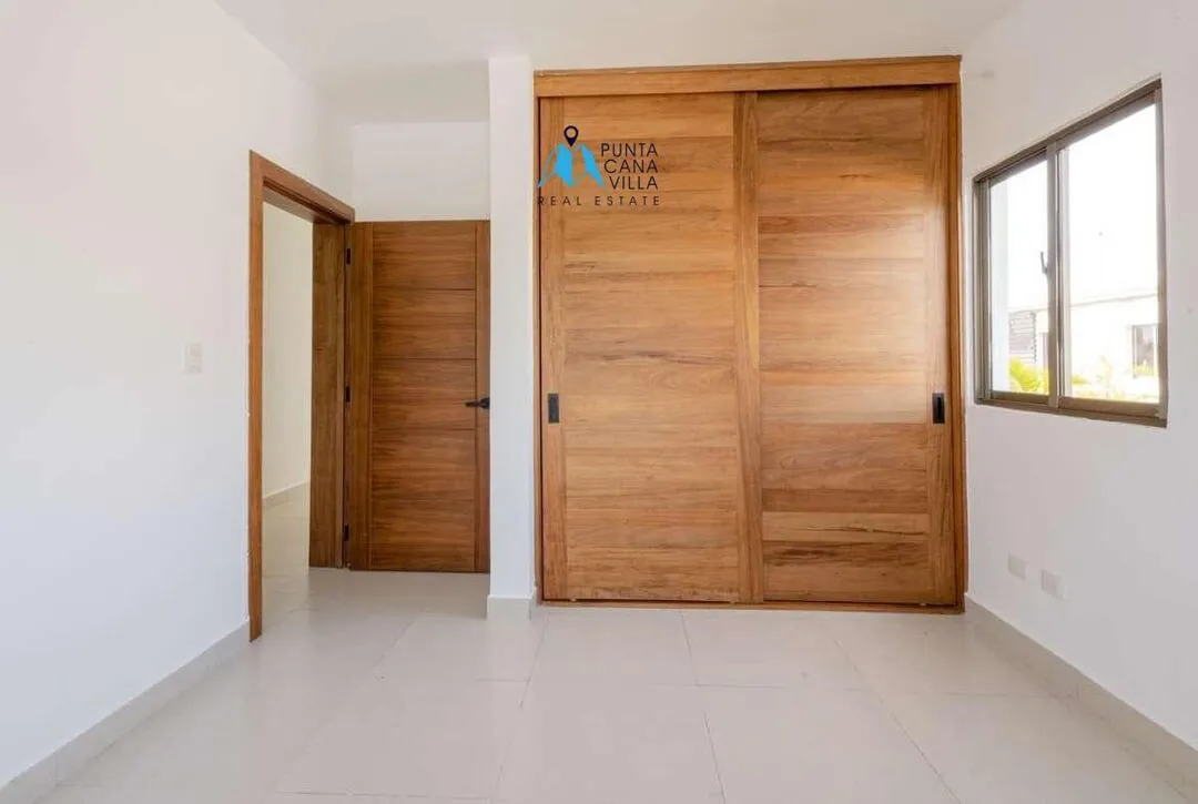 For sale in Bavaro, three bedroom villa in Velero at Punta Cana ()