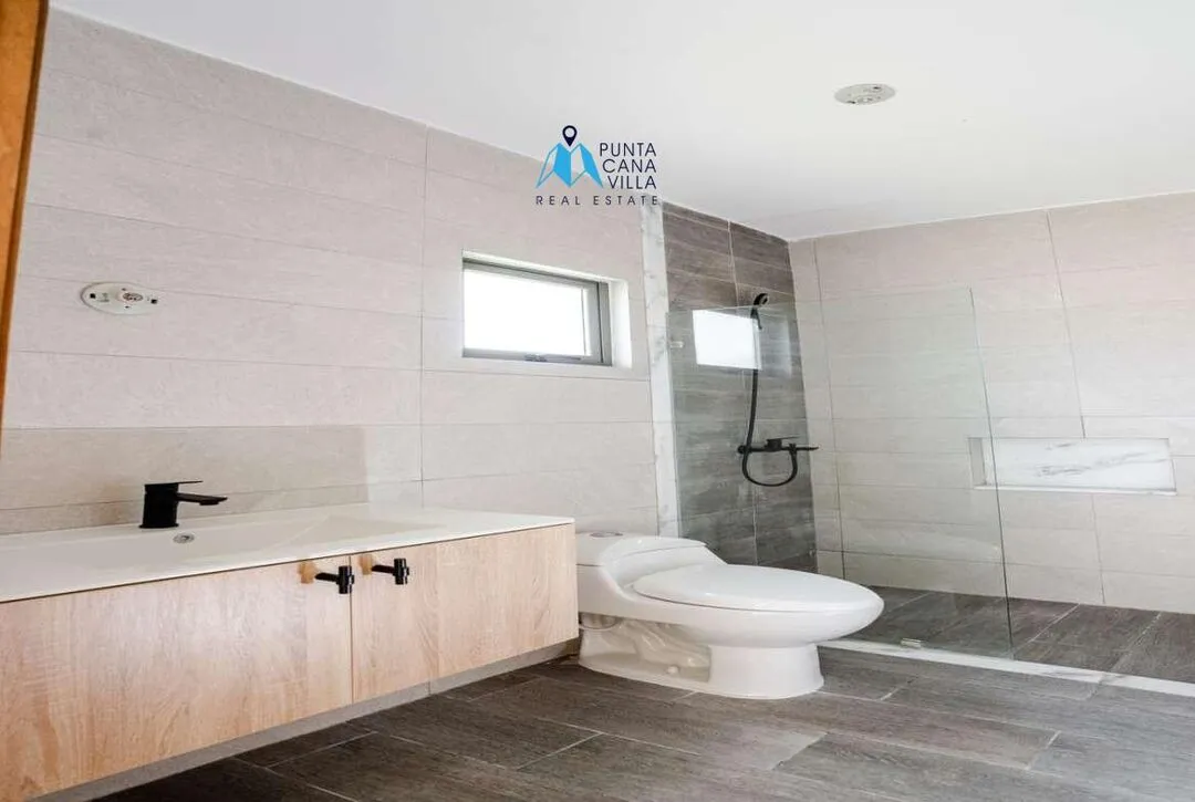 For sale in Bavaro, three bedroom villa in Velero at Punta Cana ()